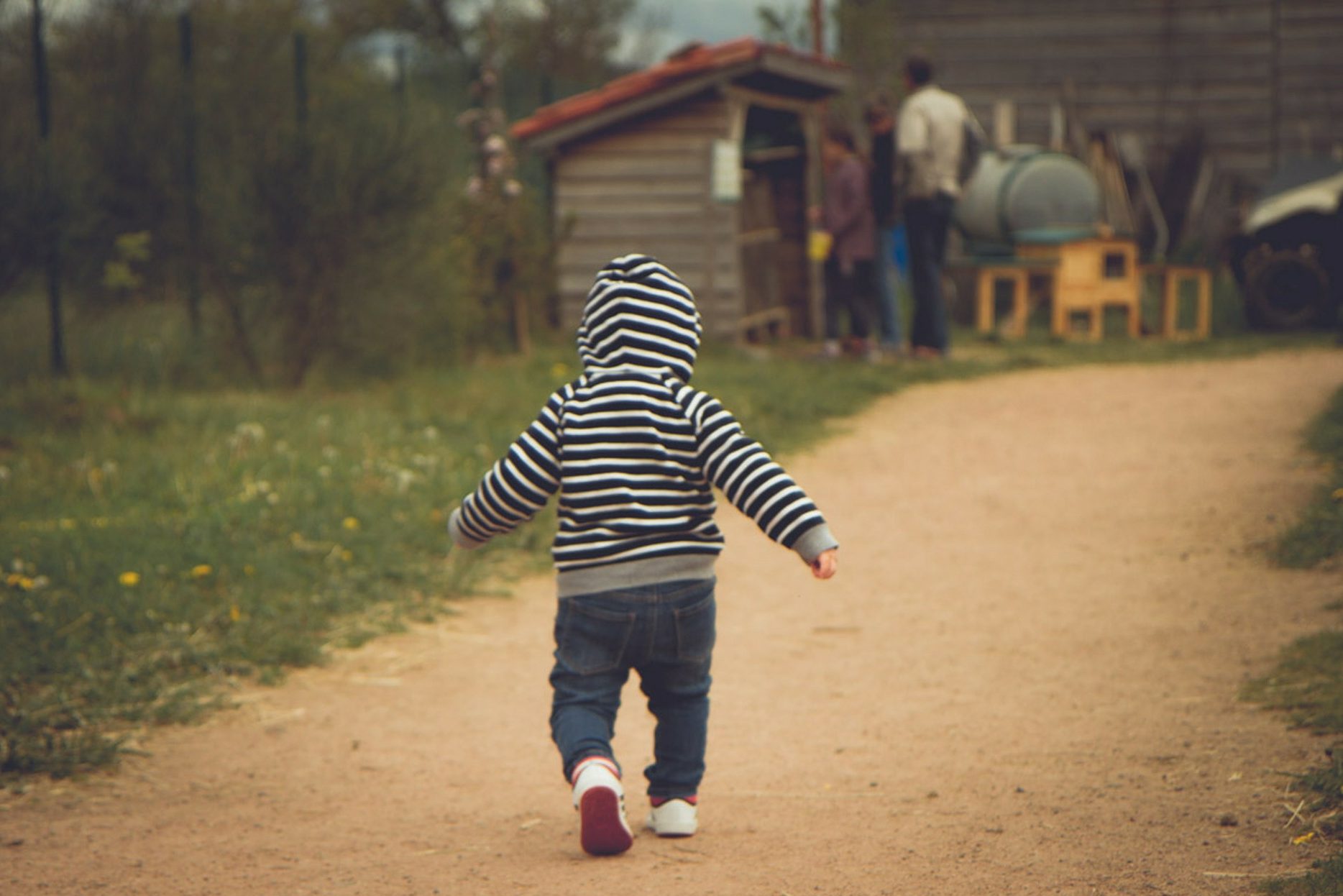 cropped-child-walking-1.jpg
